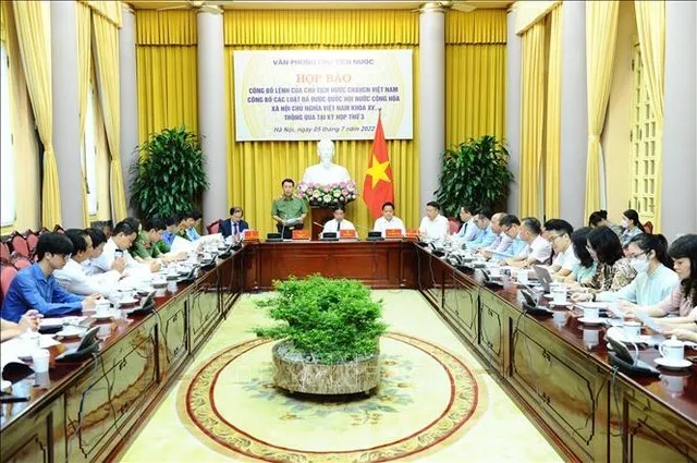 Toàn cảnh buổi họp báo công bố 5 Luật mới sáng 5/7 (ảnh: TTXVN)