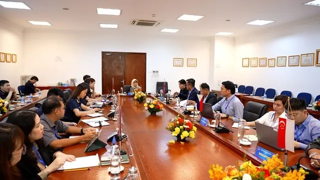 Toàn cảnh phiên họp.
