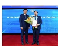 Chủ tịch HĐQT Trần Đình Tuấn (trái) và Tổng giám đốc Phạm Thái Dương (phải).