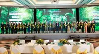 Giải thưởng vinh danh các doanh nghiệp Đồng hành vì sự phát triển bền vững thể hiện cam kết mạnh mẽ trong bảo vệ môi trường, các sáng kiến ​​kinh tế tuần hoàn, tác động xã hội, quản trị, chuyển đổi xanh và chuyển đổi số. Ảnh: Chí Cường