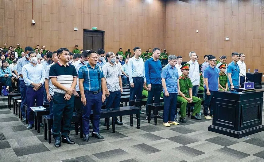 Các bị cáo bị truy tố trước tòa