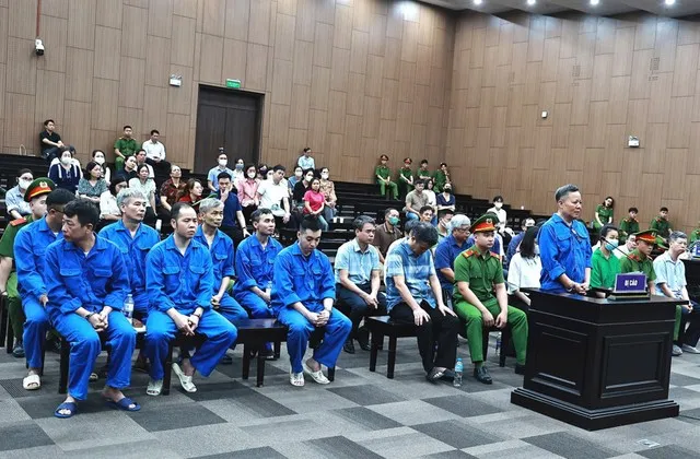 Có 27 bị cáo bị đưa ra xét xử tại phiên tòa sơ thẩm.