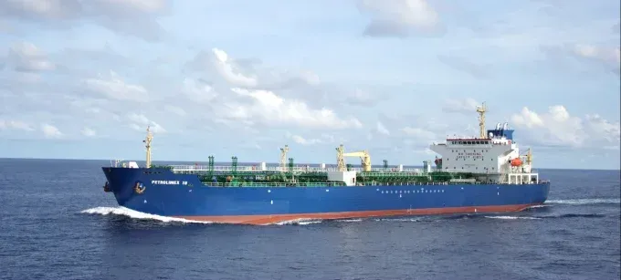 Xăng dầu đường thủy Petrolimex (PJT) mục tiêu lợi nhuận giảm, chi trả cổ tức 6% bằng tiền mặt