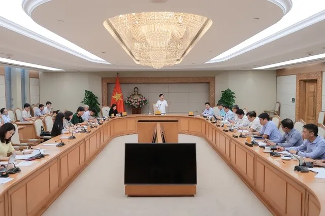Phó Thủ tướng Hồ Đức Phớc chủ trì cuộc họp với các bộ ngành, doanh nghiệp về kế hoạch triển khai thi hành Luật Quản lý và đầu tư vốn nhà nước tại doanh nghiệp (Luật số 68/2025/QH15) - Ảnh: VGP/Trần Mạnh
