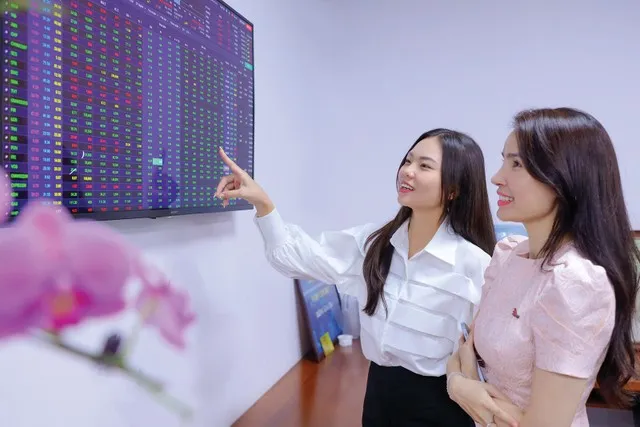 Thị trường chứng khoán từng bước khẳng định vai trò là kênh dẫn vốn trung và dài hạn quan trọng của nền kinh tế