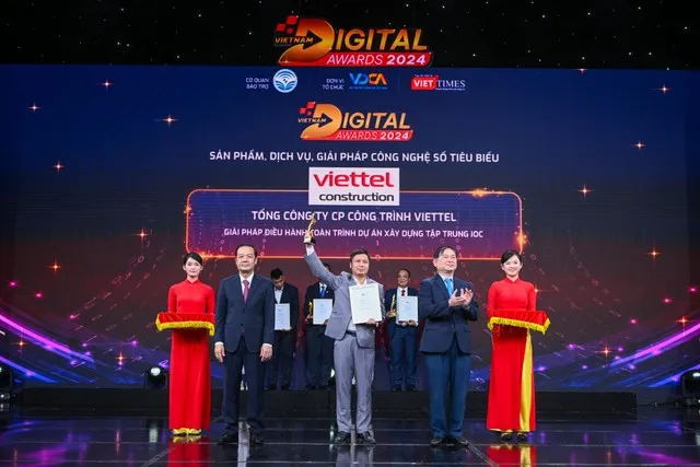 Viettel Construction được vinh danh tại Lễ trao giải Chuyển đổi số Việt Nam 2024 với hệ thống IOC