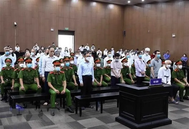 Các bị cáo tại tòa. (Ảnh: Phạm Kiên/TTXVN)