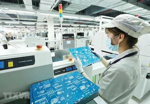 Xuất khẩu điện tử, máy tính và linh kiện năm 2025 "bùng nổ" với kim ngạch gần 108 tỷ USD. 