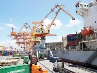 Xuất khẩu thời "thương chiến": Không "bỏ trứng vào một giỏ” để giảm rủi ro
