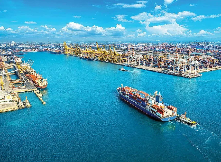 Các doanh nghiệp xuất nhập khẩu lo lắng nếu chiến sự tại Trung Đông kéo dài sẽ ảnh hưởng lớn đến cước vận tải biển